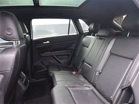 Used 2020 Volkswagen Atlas Cross Sport SEL R-Line image 11
