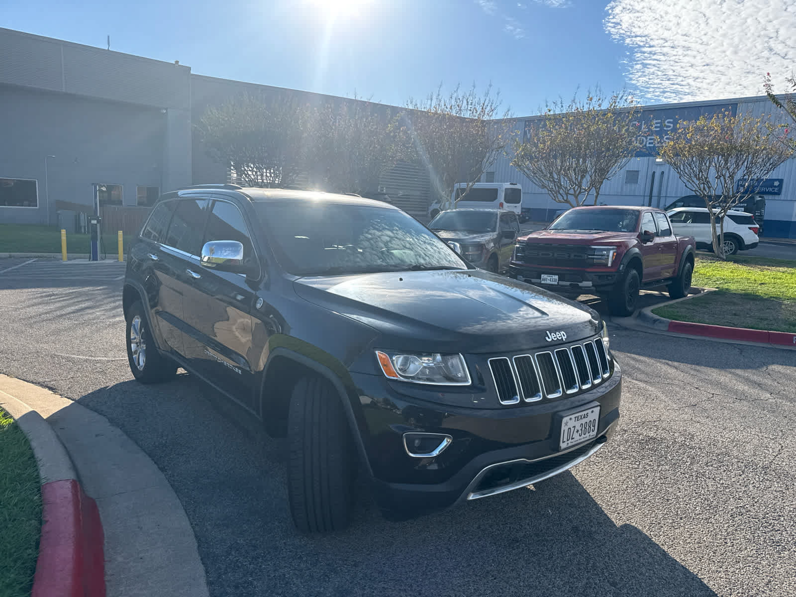 Used 2015 Jeep Grand Cherokee Limited AWD/4WD image 3