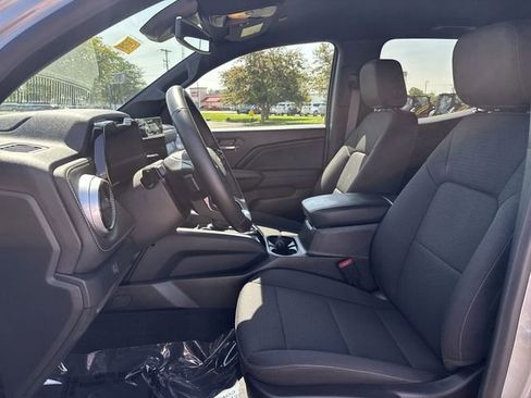 Certified 2024 Chevrolet Colorado LT w/ LT Convenience Package II AWD/4WD image 19