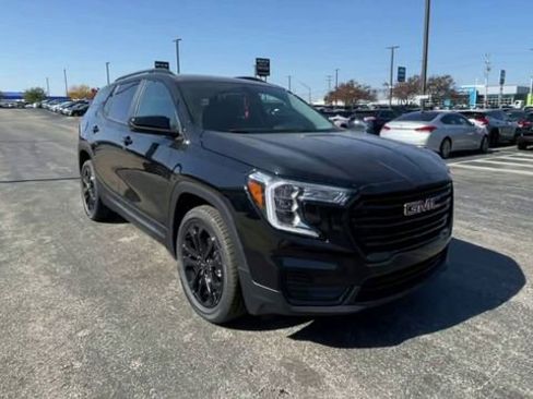Used 2022 GMC Terrain SLE w/ Driver Convenience Package image 2