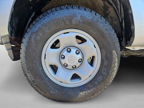 Used 2023 Toyota Tacoma SR w/ SR Convenience Package RWD image 20