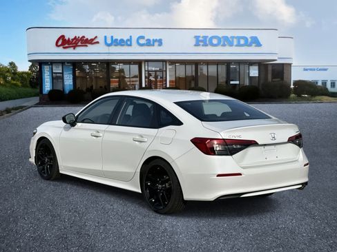 Used 2023 Honda Civic Sport image 3