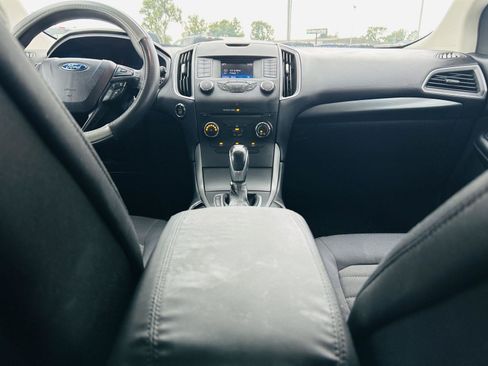Used 2016 Ford Edge SE FWD image 18