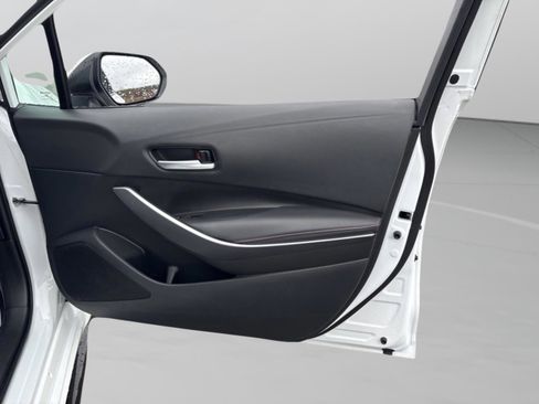 Certified 2024 Toyota Corolla SE image 33