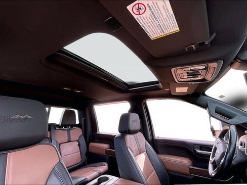 Used 2022 Chevrolet Silverado 2500 High Country w/ Technology Package image 19