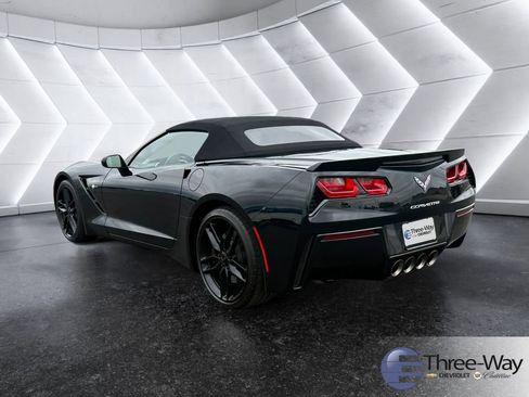 Used 2017 Chevrolet Corvette Stingray Convertible RWD image 3