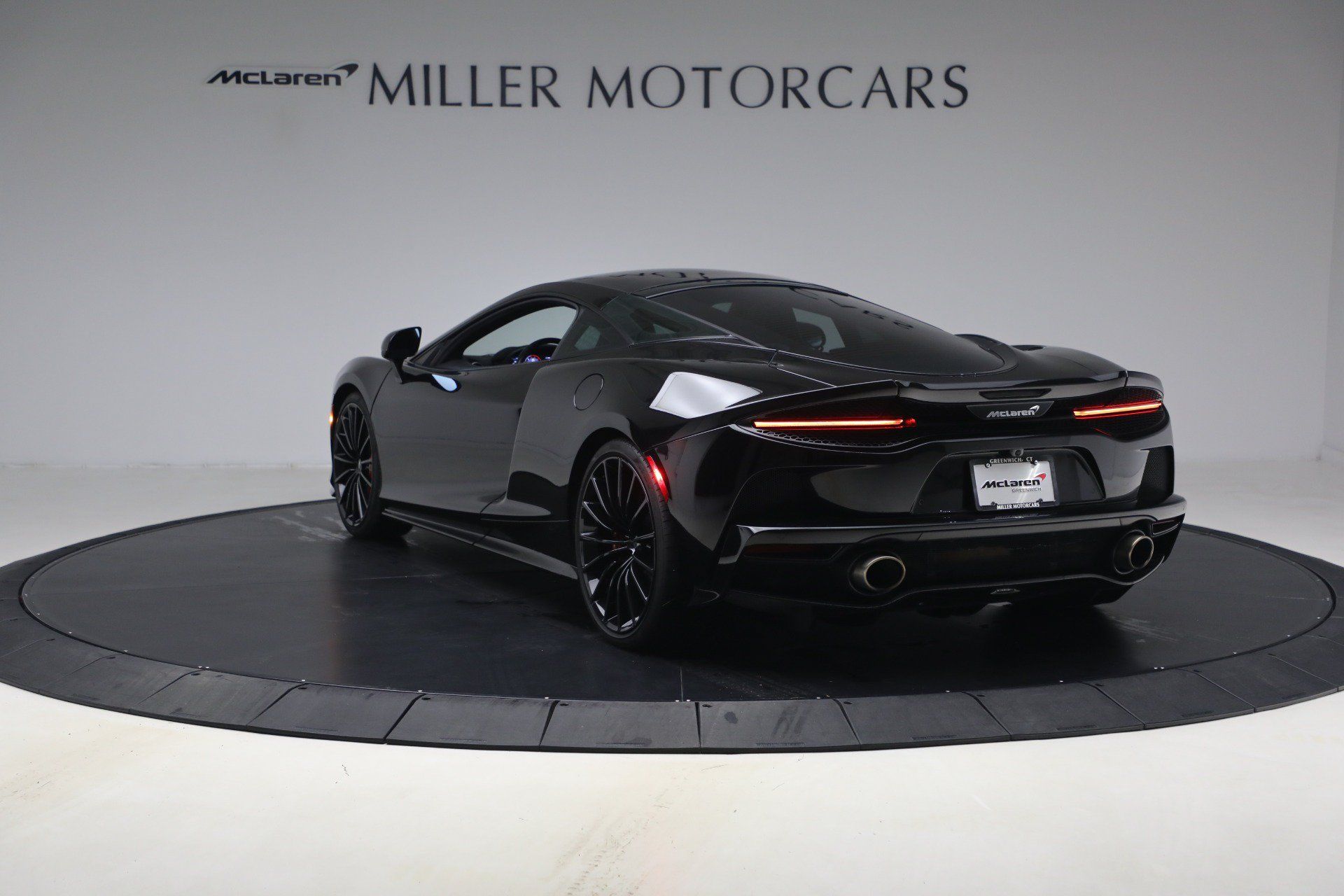 Used 2023 McLaren GT RWD image 5