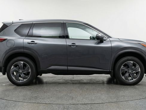 Used 2025 Nissan Rogue SV image 11