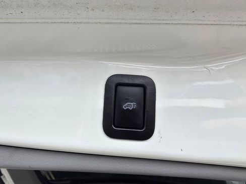 Used 2019 Toyota Highlander XLE image 21