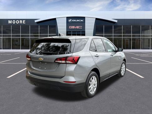 Used 2024 Chevrolet Equinox LS w/ LS Convenience Package image 3