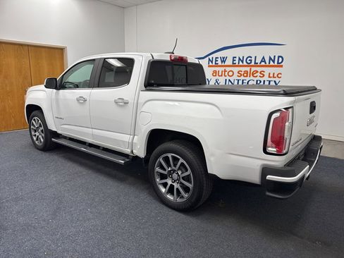 Used 2019 GMC Canyon Denali image 2