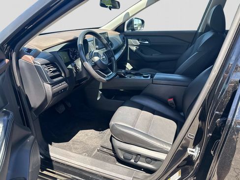 Certified 2023 Nissan Rogue SV w/ SV Premium B Package AWD/4WD image 18