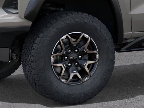New 2026 Chevrolet Colorado ZR2 w/ Technology Package AWD/4WD image 9