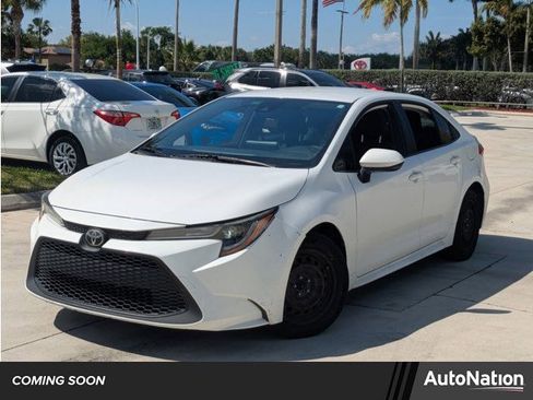 Used 2020 Toyota Corolla LE image 1