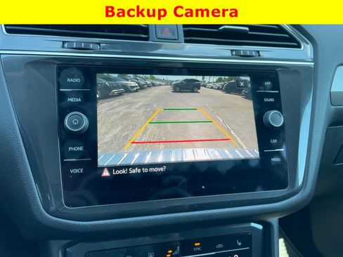 Used 2022 Volkswagen Tiguan SE AWD/4WD image 22