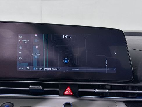 Used 2023 Hyundai Elantra Limited image 24