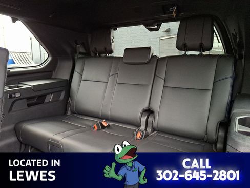 Used 2024 Toyota Sequoia Platinum image 11