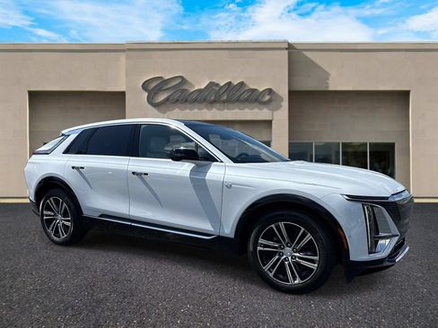 New 2026 Cadillac Lyriq Luxury RWD image 1