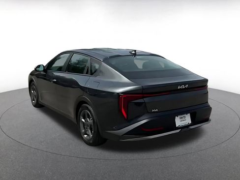 Used 2025 Kia K4 LXS image 11