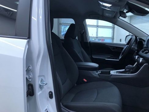 Certified 2025 Toyota RAV4 LE image 22