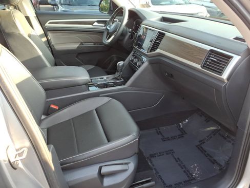 Used 2023 Volkswagen Atlas SE FWD image 26