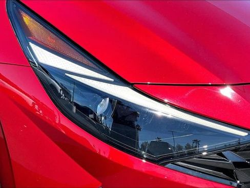 Used 2023 Hyundai Elantra Limited w/ Cargo Package image 31