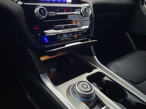 Certified 2023 Ford Explorer Limited w/ Limited Technology Package RWD image 30