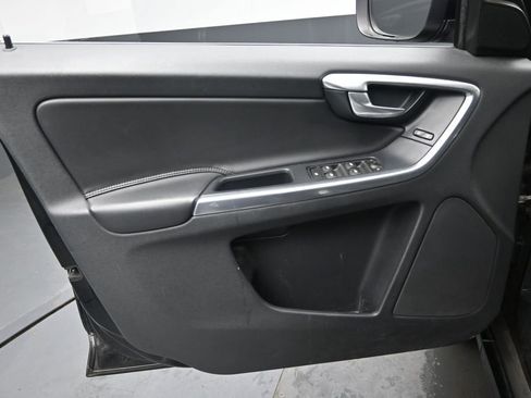 Used 2015 Volvo XC60 T5 AWD/4WD image 16
