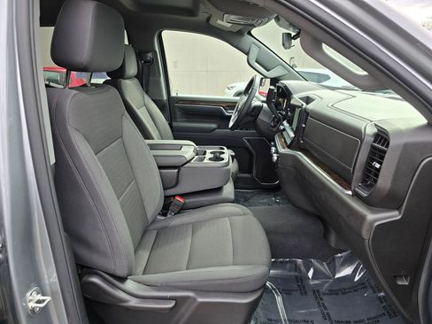 Used 2025 GMC Sierra 1500 SLE image 12