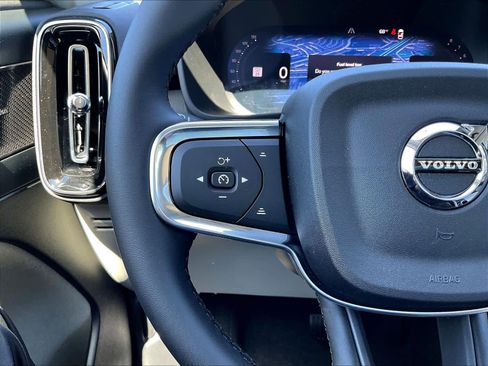 New 2026 Volvo XC40 B5 Ultra w/ Climate Package AWD/4WD image 17