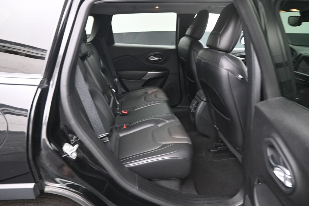 Used 2021 Jeep Cherokee Latitude Lux w/ Sun & Sound Group AWD/4WD image 15