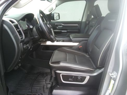Used 2022 RAM 1500 Laramie AWD/4WD image 12