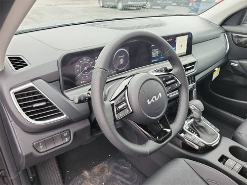 New 2025 Kia Seltos SX w/ SX Sunroof Package image 7