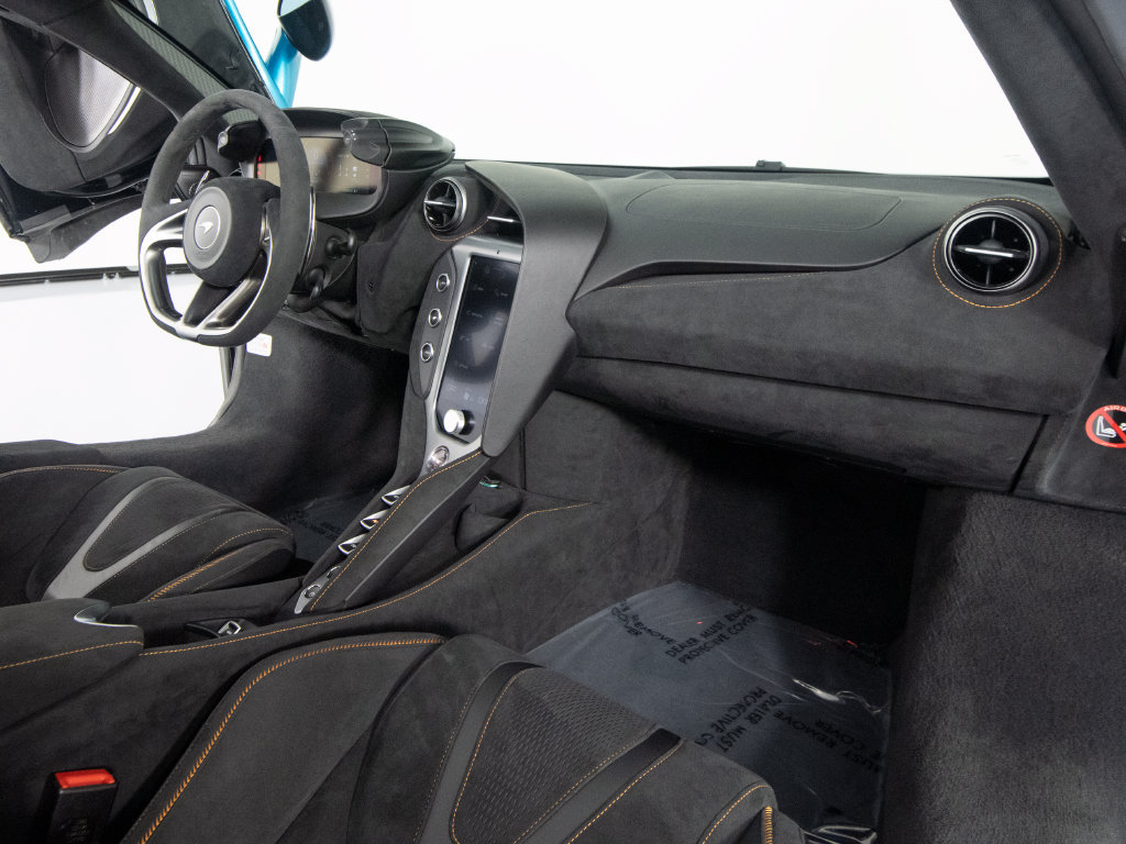 Used 2024 McLaren 750S Spider RWD image 30