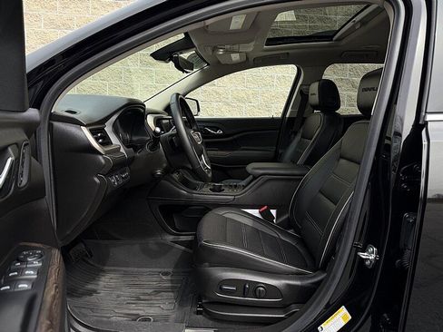 Used 2023 GMC Acadia Denali w/ Denali Technology Package image 14