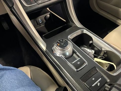 Used 2017 Ford Fusion Energi SE FWD image 30