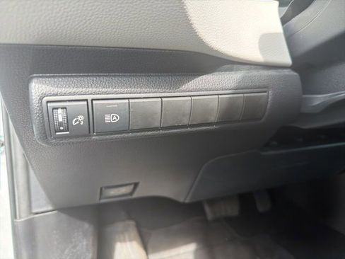 Certified 2023 Toyota Corolla LE image 18