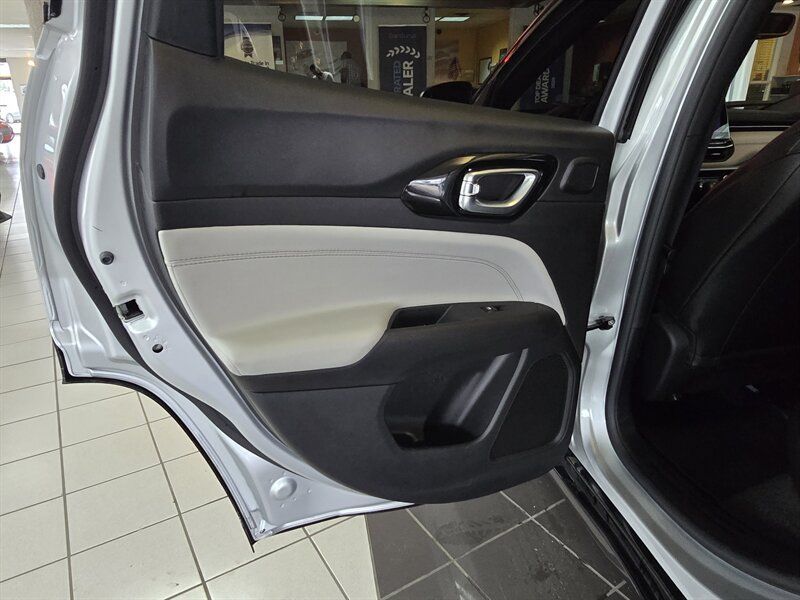 Used 2025 Jeep Compass Limited w/ Elite Group AWD/4WD image 10