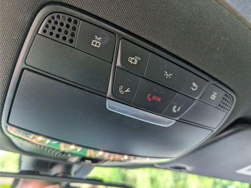 Used 2018 Mercedes-Benz GLC 300 4MATIC w/ Multimedia Package image 23