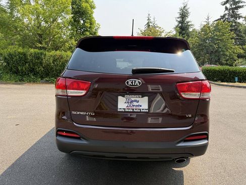 Used 2017 Kia Sorento AWD image 6