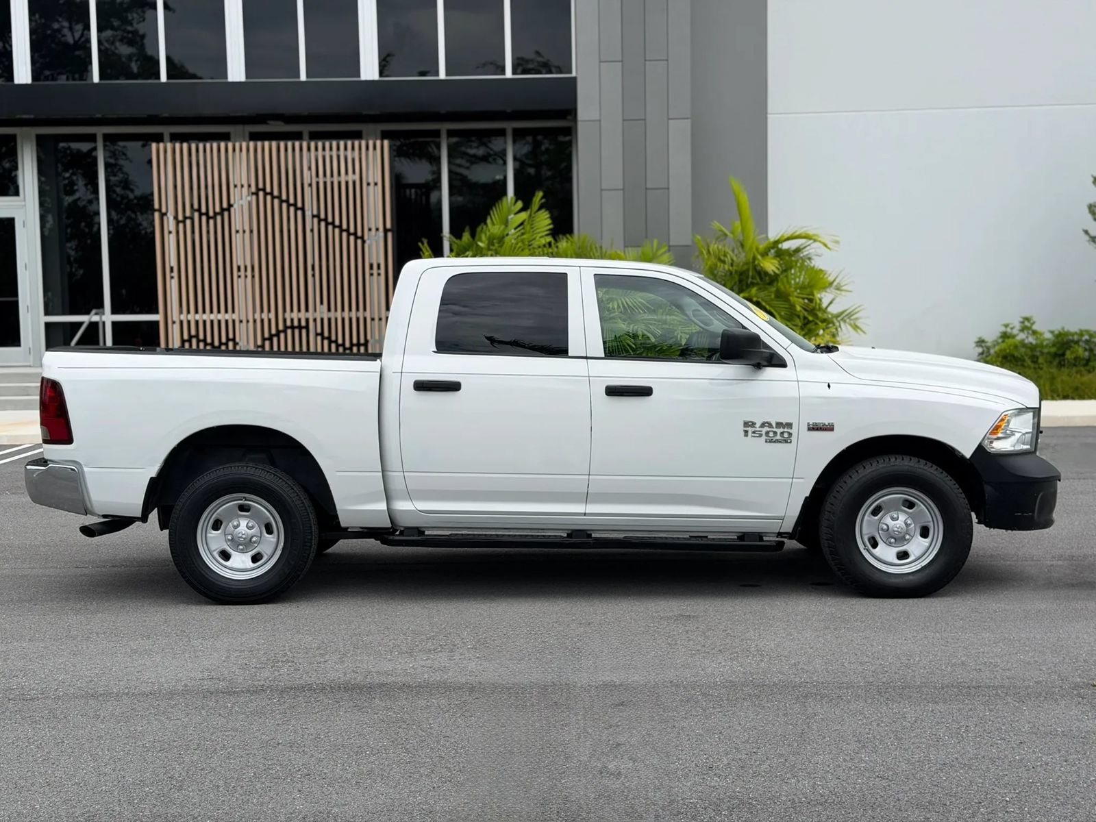 Used 2019 RAM 1500 Tradesman AWD/4WD image 4