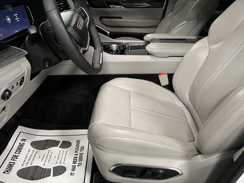 Used 2022 Jeep Wagoneer Series II image 23