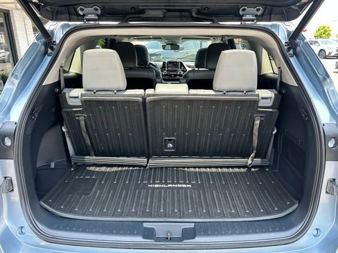 Used 2022 Toyota Highlander XLE image 15