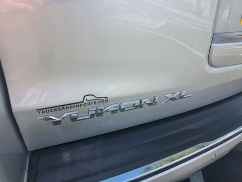 Used 2017 GMC Yukon XL Denali RWD image 6
