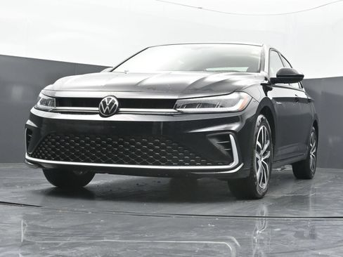 Used 2026 Volkswagen Jetta SE FWD image 34