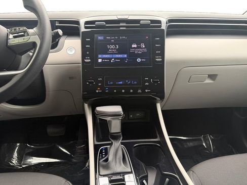 Certified 2024 Hyundai Tucson SEL FWD image 11