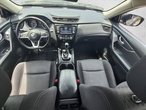 Used 2020 Nissan Rogue SV FWD image 17