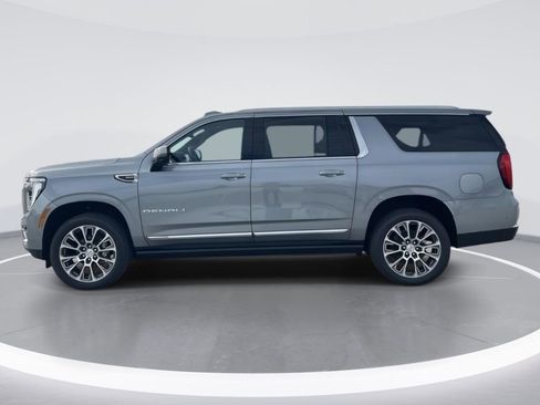 New 2026 GMC Yukon XL Denali w/ Denali Reserve Package AWD/4WD image 6