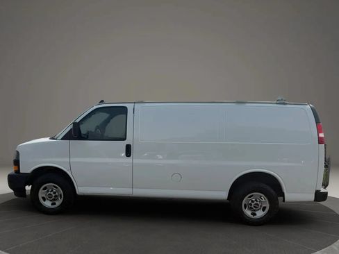 Used 2021 GMC Savana 2500 w/ Driver Convenience Package RWD image 8