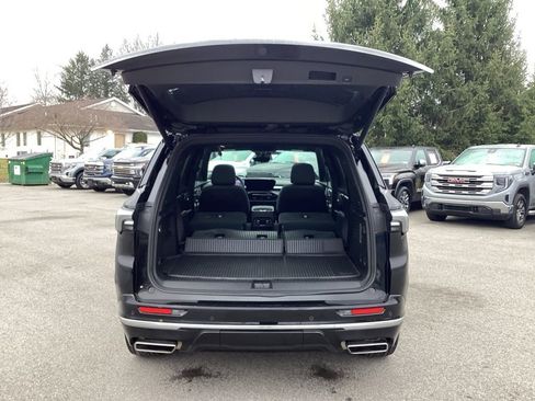 Used 2025 Buick Enclave Avenir w/ Super Cruise Package AWD/4WD image 16